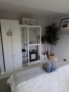 Holly Lodge, Woodland Lodges, Llanteglos Estate - 3