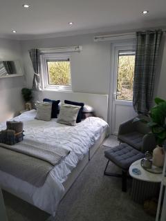 Holly Lodge, Woodland Lodges, Llanteglos Estate - 5