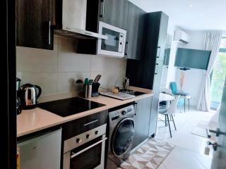 Cozy Studio Apt at Embassy Gardens with Fast Wi-Fi, Gym and Pool - 6