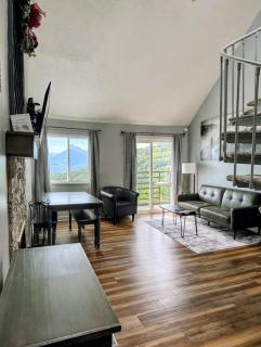 Spacious Gatlinburg Condo With Million Dollar Mountain Views - 6