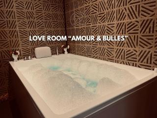 Love Room Valence - Amour et Bulles - Balnéo - Miroir XXL Terrasse - 0