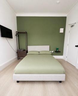 KW SELF CONTAINED STUDIOS ALEXANDRA PALACE COLLECTiON - 6