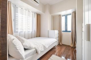 Modern 2BR Condo Makati with Netflix & Wifi - 8