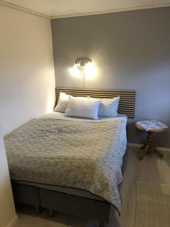 Private room on quiet street - 3