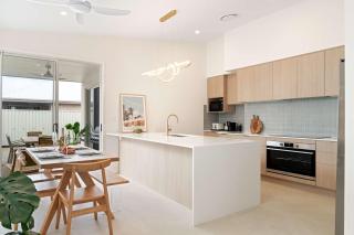 Sage Palmview - Home Away From Home - 0