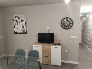 Charming Ground Floor Apartment with Sea Views in Bueu - 1