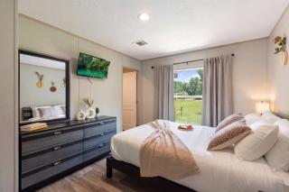 The Riverhead - Springs , Pavilion , Grill - 6