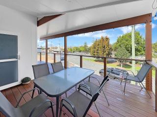 3BR Caloundra Home Walk to Beach Boat Parking - 8