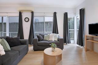 Alessandria Stay - Simple Living near Brisbane River - 5