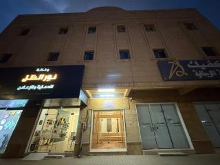 إقامة إيوان بدخول ذاتي وصالة جانبية 13 - 9