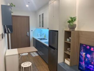 Stylish Skyline Apartment for Couples Near Keangnam Landmark72 Hanoi Vietnam - 3