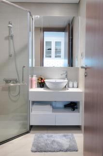 Romantic Night View Studio Apartment in Vinhomes Green Bay Hanoi Area - 9