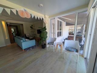 Pet friendly Oasis w private pool n spa - 2