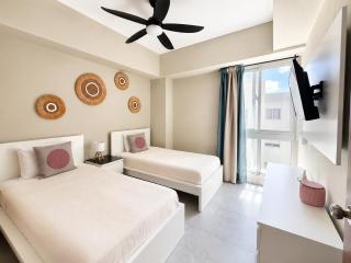 Luxurious Ocean View Penthouse With Private Jacuzzi - 2