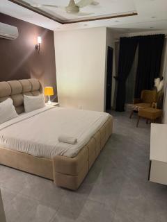 Air Avenue Luxury Apartment - 6