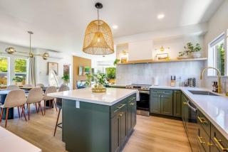 Newly Renovated 11 ppl Mins to WorldCup Cap Hill - 6
