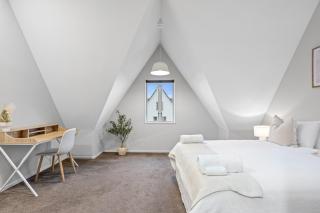 Quiet Townhouse with Private Sauna - 5