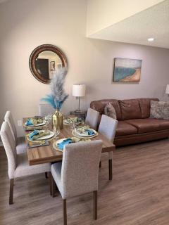 2 King Suites w/ Private Baths + Workspaces | LSU - 0