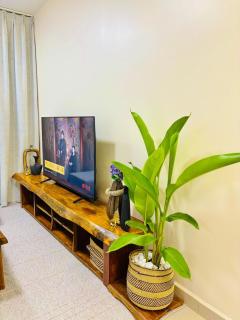 Cultural Luxe Haven - 8