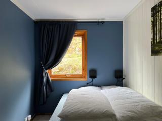 Dobbeltrom på solsida, fin utsikt fra huset - 9