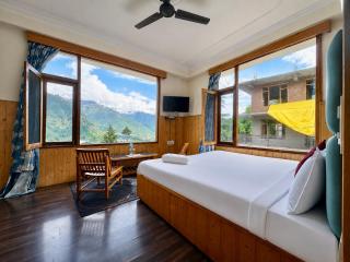 Suraj Retreat Inn " Near Mall Road " Bonfire ! Open Terrace ! Personal Parking - 0