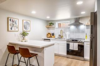 AC New Remodel In-Unit Laundry Cap Hill - 9