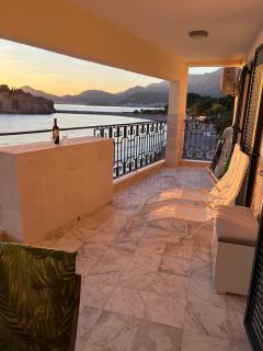 Iconic Sveti Stefan Island View Luxury - 3BR - Terrace - Frontline Beach Access - Free Parking - 2