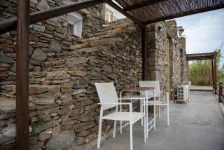 Off the beaten path! Poolside Studio - 8