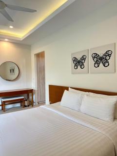 4BR Pool Villa Fully Serviced Walk to All P24 - 4