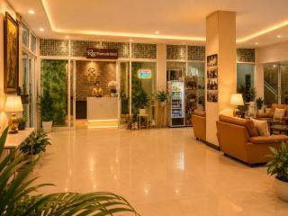 Ree- Riverside hotel - 7