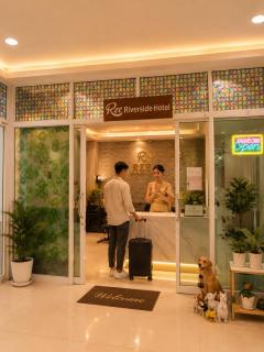 Ree- Riverside hotel - 6