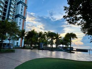 Seaview, Poolview- Timurbay Seafront Residence - 4