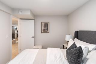 Alpine Elegance, Modern 5-BR, 2 Full Kitchens - 6