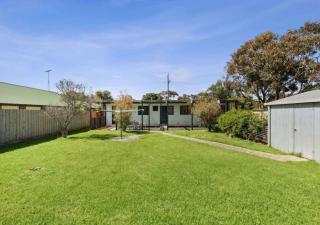 Bonnyvale Beach Shack- Pet friendly, walk to the beach! - 1