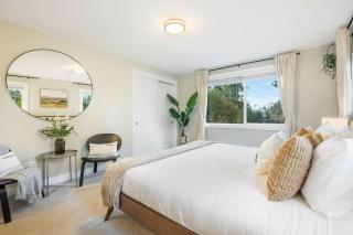 Sleeps 18 Triplex 9BR 3 Kitchens 1 Yard - 9
