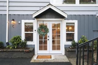 Sleeps 18 Triplex 9BR 3 Kitchens 1 Yard - 6