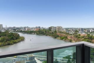 Panoramic River City Views 2BR Southbank Stay - 3