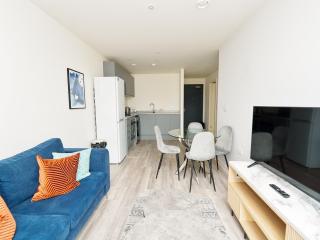 Modern City Centre One Bedroom Apartment - 0