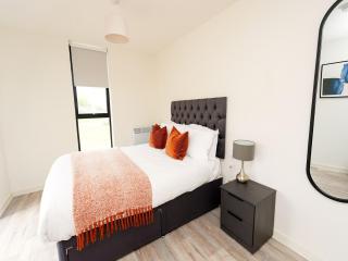 Modern City Centre One Bedroom Apartment - 9
