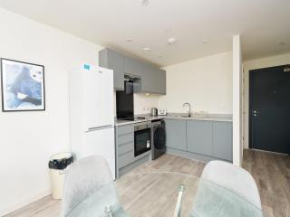 Modern City Centre One Bedroom Apartment - 1