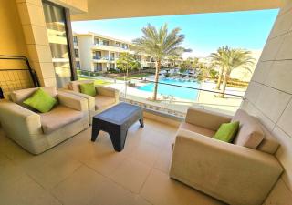 Fabulous 2 Bedrooms B17-F3 2B Shared Pool at G-Cribs Elgouna - 3
