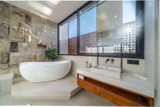 Seis Villas - Luxury Retreat with Private Pool & Outdoor Lounge - 2