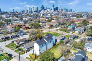 Group stay for 14 nr NRG n all Houston hot spots - 7