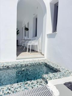 White Harmony Suites - 9