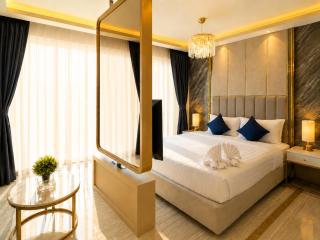 Bellevue Studio Apartment - 7