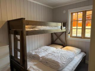 Perfectly Located With Ski Access And Sauna - 2