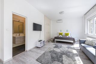Cozy Stay at Margaret Blvd Prime Buda Location with AC - 6
