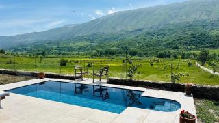 Nora's Chalet - 4