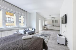Cozy Stay at Margaret Blvd Prime Buda Location with AC - 9