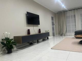 Serene 3-Bedroom House Rental in Secure Kempton Park Complex - 3